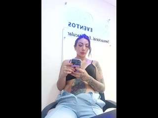 Live webcam model sarahpeterson on Soda Cams