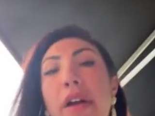 Sarahpeterson's cam show statistics and live stream
