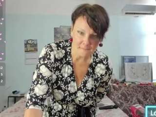 Live cam show with ladyred8