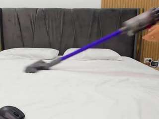 nicolegiulia Bedroom live webcam