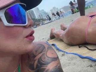 dana-curly webcam