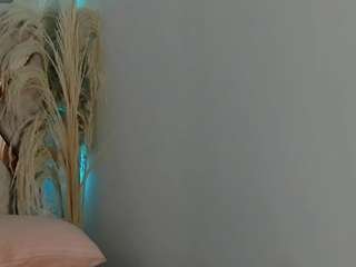 dana-curly Live Webcam on CamSoda