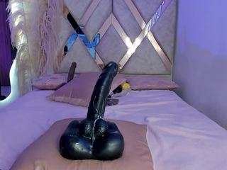  dana-curly chat room