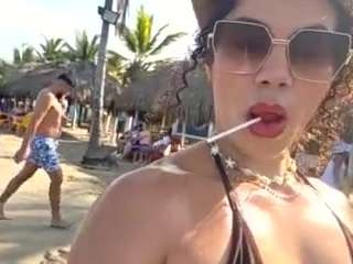 dana-curly Live Webcam on CamSoda