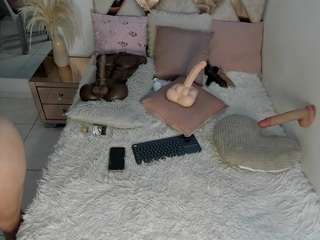 dana-curly webcam