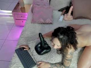 dana-curly
