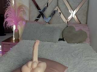 dana-curly Live Webcam on CamSoda