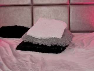 Live webcam model kendallcaam on Soda Cams