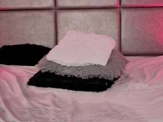 Live webcam model kendallcaam on Soda Cams