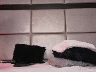 Live cam show with KENDAL