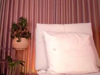 daphne-walton webcam