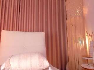 daphne-walton Live Webcam on CamSoda