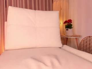 Live webcam model daphne-walton on Soda Cams