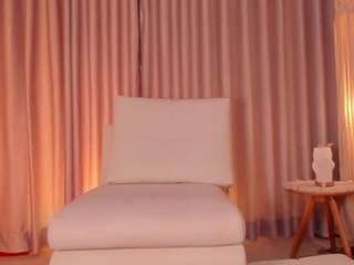 Live webcam model daphne-walton on Soda Cams