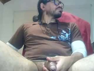 kiltro27's CamSoda show and profile