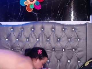 lila-gummy Live Webcam on CamSoda