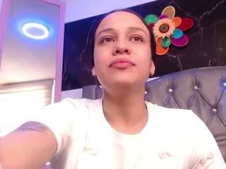 lila-gummy webcam