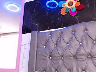 lila-gummy webcam