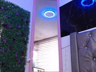 lila-gummy Live Webcam on CamSoda