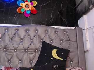 lila-gummy webcam model