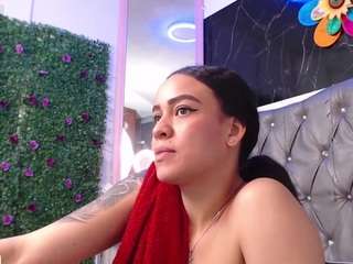 lila-gummy Live Webcam on CamSoda