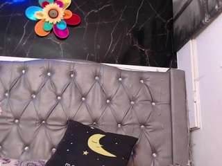 lila-gummy's CamSoda show and profile