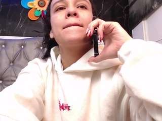 lila-gummy's CamSoda show and profile