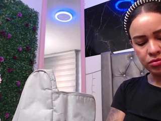 lila-gummy live webcam on Soda Cams