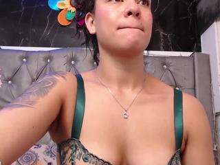 lila-gummy webcam