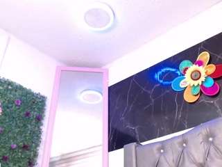 lila-gummy live cam profile