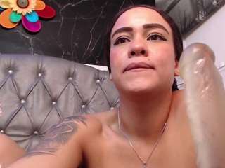 le modèle lila-gummy est en webcam porno dans un show sur le site camsoda, il possède les tags suivants: ahegao,drinking,young-adult,toys,tattoos,striptease,spanking,no smoking,lovense,anal,erotic-dance,facial piercings,dp,double-penetration,dirty-talk,dildo,cum-in-pussy,cum,camel-toe,brown-eyes