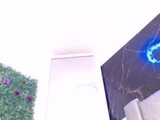 lila-gummy Live Webcam on CamSoda