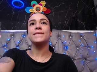 lila-gummy webcam