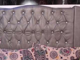 lila-gummy's CamSoda show and profile