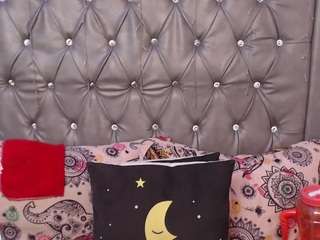 Live cam show with lila-gummy