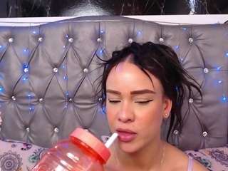 lila-gummy live webcam show