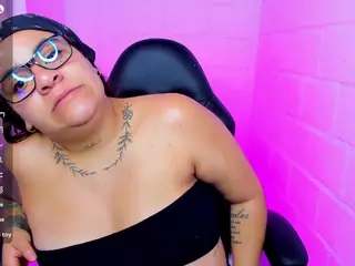 sharoonhills's Live Sex Cam Show