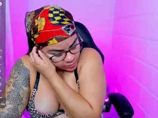 sharoonhills's Live Sex Cam Show