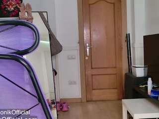 anna-monik webcam