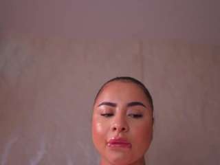 emilybell Live Webcam on CamSoda