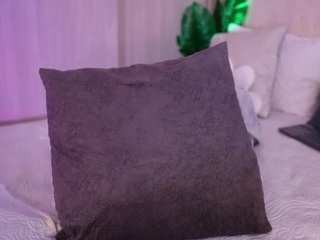 emilybell Live Webcam on CamSoda