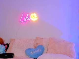 Lilii Moon live sex
