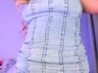 Live webcam model liliimoon on Soda Cams