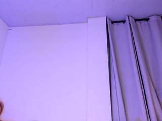 Live webcam model liliimoon on Soda Cams