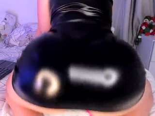 Live webcam model liliimoon on Soda Cams