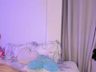 Live webcam model liliimoon on Soda Cams