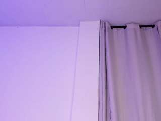 Live webcam model liliimoon on Soda Cams