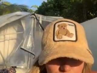 Live webcam model liliimoon on Soda Cams