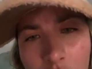 Live webcam model liliimoon on Soda Cams