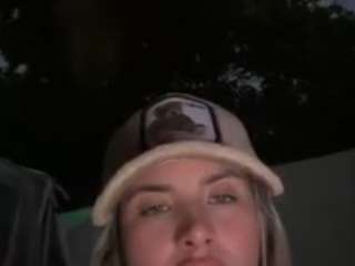 Live webcam model liliimoon on Soda Cams